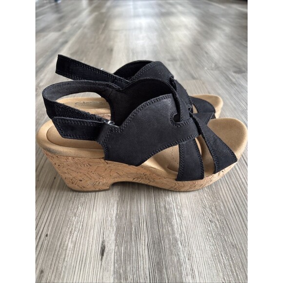 Clarks Women's Collection Wedges Black Sandals US Size 8.5 Comfort - Picture 9 of 10